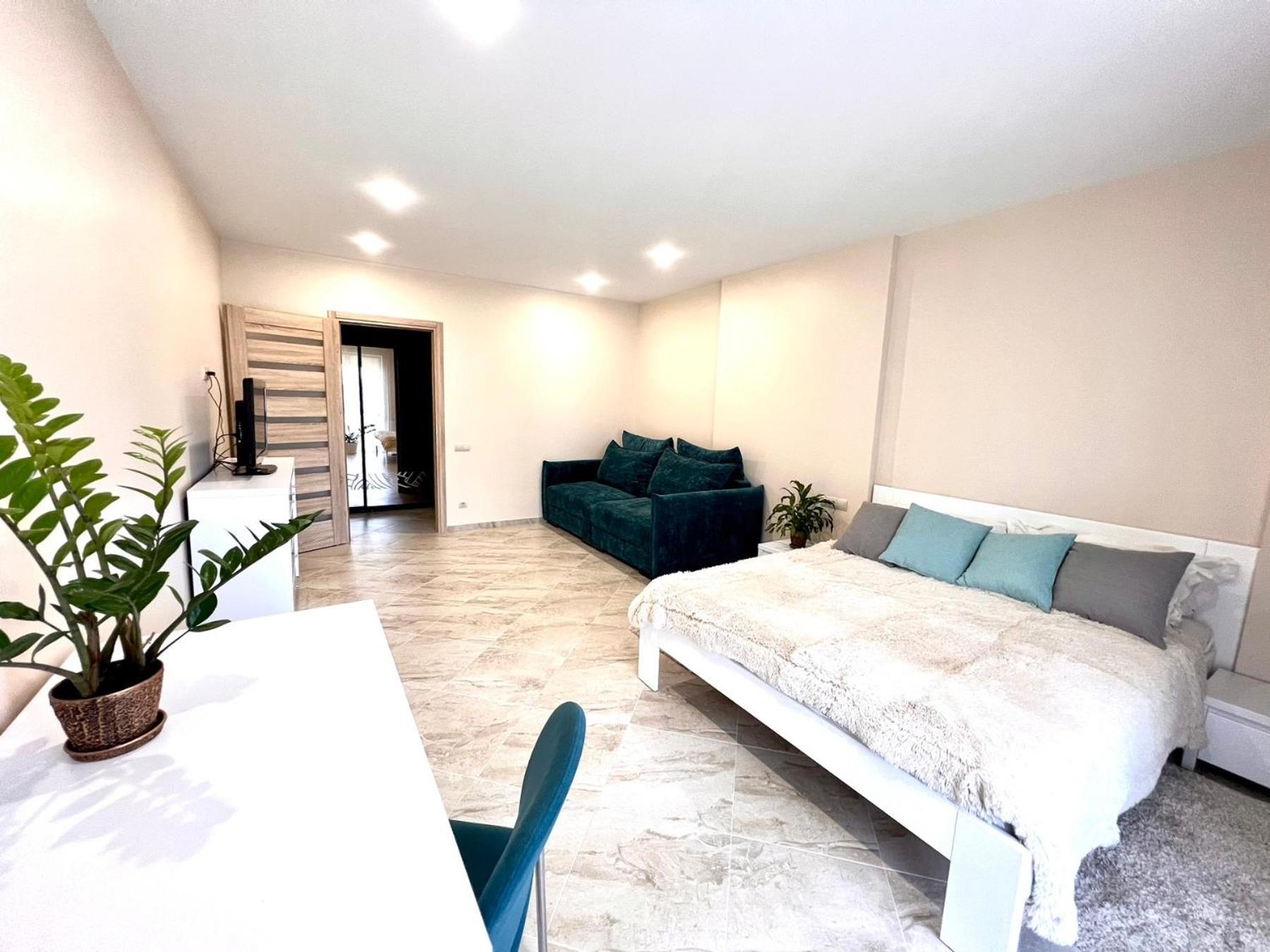 Osapart Comfortable Apartment In A Complex Great Britain Лвив Екстериор снимка