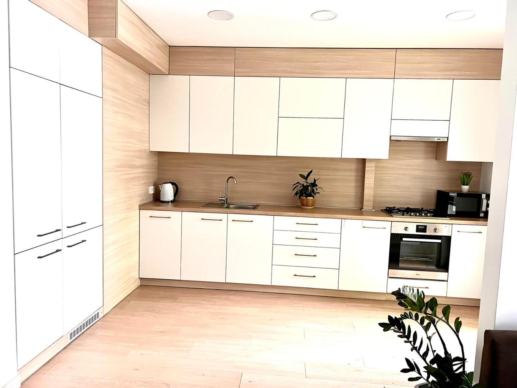 Osapart Comfortable Apartment In A Complex Great Britain Лвив Екстериор снимка
