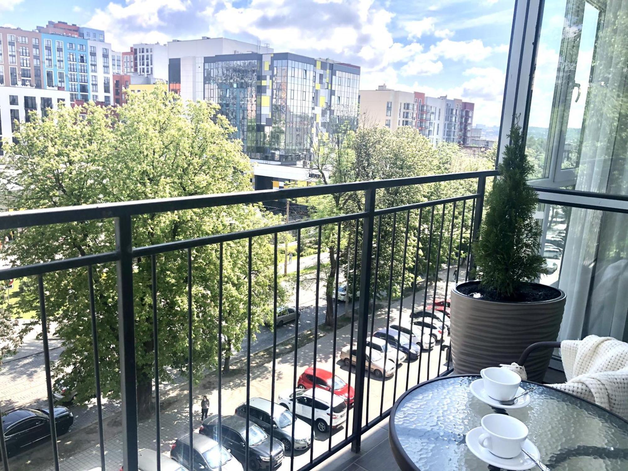 Osapart Comfortable Apartment In A Complex Great Britain Лвив Екстериор снимка