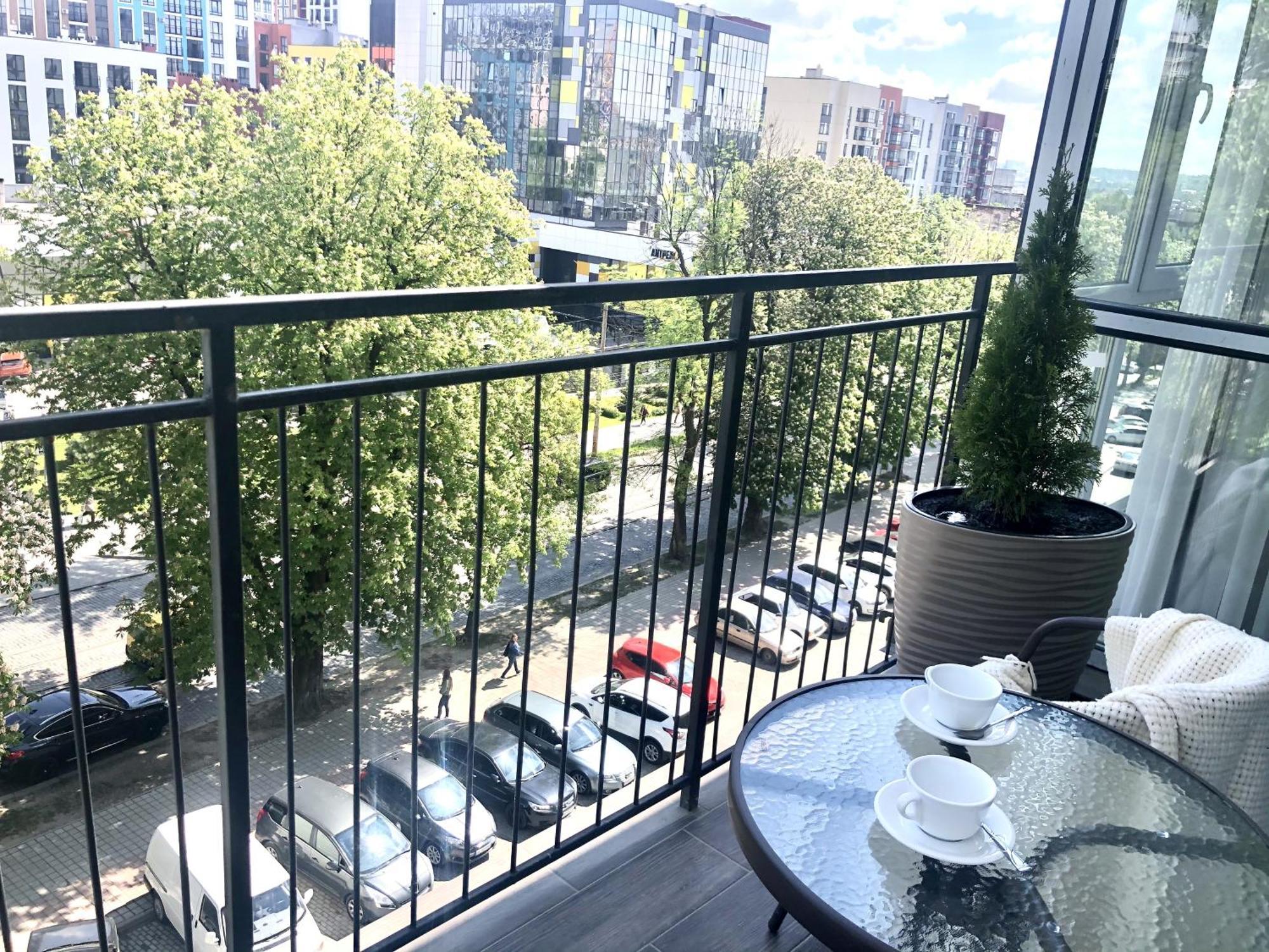 Osapart Comfortable Apartment In A Complex Great Britain Лвив Екстериор снимка
